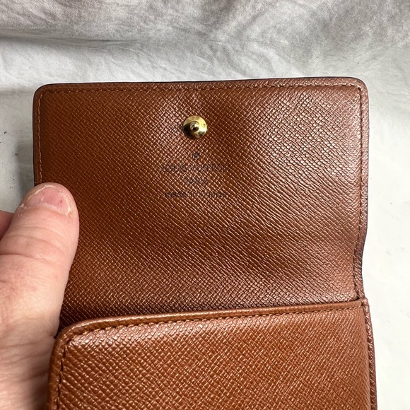 LV Wallet - Picture 2 of 5